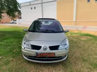 Usado Renault Grand Scénic II Dynamique 130 CV (95 kW) 2009 Beige Monovolumen