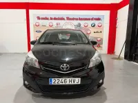 Usado Toyota Yaris Active 99 CV (72 kW) 2014 Negro Utilitario