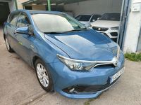Usado Toyota Auris Hybrid Business Edition 136 CV (100 kW) 2018 Azul Berlina