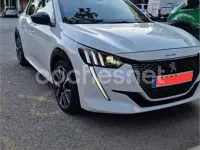 Usado Peugeot 208 GT 100 CV (73 kW) 2022 Blanco Utilitario