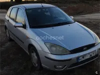 Usado Ford Focus Trend 90 HP (66 kW) 2003 Cinzento Sedan