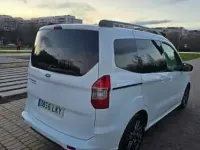 Usado Ford Tourneo Titanium 101 CV (74 kW) 2021 Blanco Van