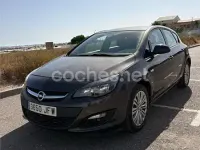 Usado Opel Astra Selective 110 CV (80 kW) 2015 Gris / plata Berlina