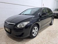 Usado Hyundai i30 Comfort 90 CV (66 kW) 2010 Negro Berlina