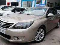 Usado Renault Latitude Privilege 150 CV (110 kW) 2011 Beige Berlina