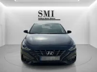 Usado Hyundai i30 120 CV (88 kW) 2022 Gris Utilitario