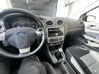 Usado Ford Focus Trend 90 CV (66 kW) 2005 Negro Berlina