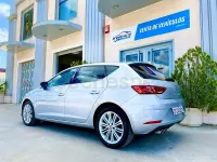 Usado Seat Leon XCELLENCE 150 CV (110 kW) 2020 Gris / plata Berlina