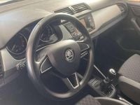 Usado Skoda Fabia Style 110 CV (80 kW) 2015 Plateado Utilitario