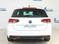 Używany VW Passat Business 150 KM (110 kW) 2021 Biały Kombi