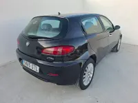 Usado Alfa Romeo 147 Progression 120 CV (88 kW) 2009 Negro Utilitario