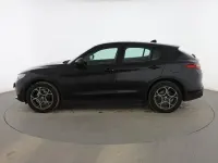 Usado Alfa Romeo Stelvio Sprint 200 CV (147 kW) 2021 Negro SUV