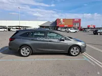 Usado Opel Astra Innovation 150 CV (110 kW) 2019 Gris / plata Familiar