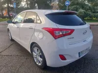 Usado Hyundai i30 GO! 110 CV (80 kW) 2014 Blanco Berlina