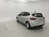 Usado Renault Clio V Zen 100 CV (73 kW) 2020 Gris / plata Berlina