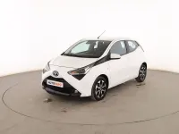 Usado Toyota Aygo Play 72 CV (52 kW) 2021 Blanco Utilitario