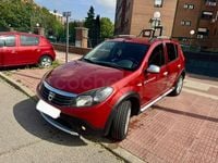 Usado Dacia Sandero Stepway 85 HP (62 kW) 2012 Vermelho Sedan