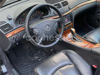 Usado Mercedes E220 Elegance 143 CV (105 kW) 2004 Negro Familiar