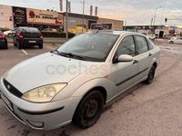 Begagnad Ford Focus Ghia 100 HK (73 kW) 2004 Grå Sedan