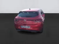 Usado Renault Mégane II Zen 115 CV (84 kW) 2021 Rojo Berlina