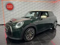 Usado Mini Cooper SE Resolute Edition 135 kW (184 CV) 2022 Verde Utilitario