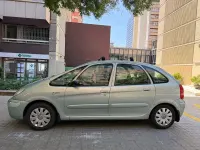 Usado Citroën Xsara Picasso Exclusive 136 CV (100 kW) 2005 Azul Monovolumen