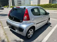 Usado Peugeot 107 Urban Move 68 CV (50 kW) 2008 Gris / plata Utilitario