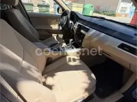 Usado BMW 320 177 CV (130 kW) 2011 Negro Familiar