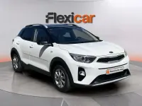 Usado Kia Stonic 101 CV (74 kW) 2018 Blanco SUV