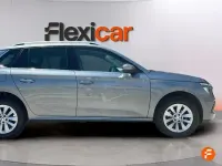 Usado Skoda Kamiq Selection 115 CV (84 kW) 2024 Gris / plata SUV