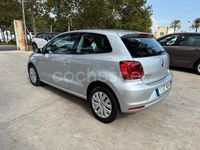 Usado VW Polo 75 CV (55 kW) 2015 Gris / plata Berlina