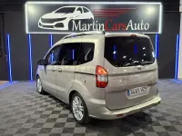 Usado Ford Tourneo Courier Ambiente 95 CV (69 kW) 2014 Beige Monovolumen