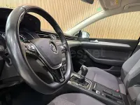 Usado VW Passat Advance 120 CV (88 kW) 2018 Gris / plata Berlina