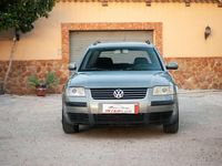 Usado VW Passat Trendline 130 CV (95 kW) 2001 Gris / plata Familiar