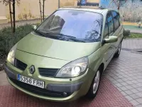 Usado Renault Grand Scénic II Privilege 135 CV (99 kW) 2008 Verde Monovolumen