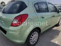 Usado Opel Corsa Cosmo 85 CV (62 kW) 2010 Verde Utilitario