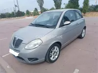 Usado Lancia Ypsilon 90 CV (66 kW) 2008 Gris / plata Utilitario