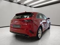 Używany Kia Ceed 100 KM (73 kW) 2022 Czerwony Hatchback