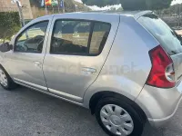 Usado Dacia Sandero Ambiance 75 CV (55 kW) 2012 Gris / plata Berlina
