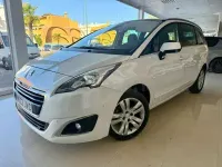 Usado Peugeot 5008 Active 120 CV (88 kW) 2016 Blanco Monovolumen