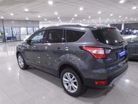 Usado Ford Kuga Trend 150 CV (110 kW) 2019 Gris SUV