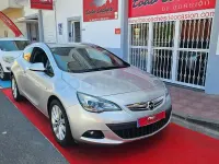 Usado Opel Astra GTC Sportive 140 CV (102 kW) 2016 Gris / plata Berlina