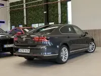 Usado VW Passat Sportline 180 CV (132 kW) 2017 Gris Berlina
