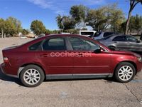 Usado Volvo S40 Kinetic 136 CV (100 kW) 2006 Granate Berlina