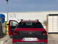 Usado Citroën C4 Shine 100 CV (73 kW) 2017 Rojo Berlina