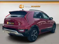 Usado Kia Niro 141 CV (103 kW) 2022 Rojo SUV