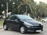 Usado Peugeot 207 75 CV (55 kW) 2010 Negro Berlina