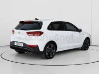 Usado Hyundai i30 N Line 120 CV (88 kW) 2023 Blanco Berlina