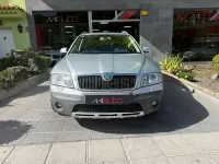 Usado Skoda Octavia 105 CV (77 kW) 2010 Gris / plata Familiar
