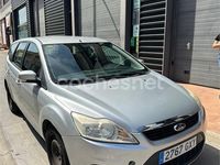 Usado Ford Focus Trend 90 CV (66 kW) 2010 Gris / plata Familiar